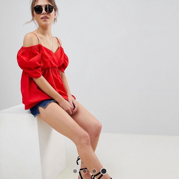 COPY - Off the shoulder too with balloon sleeve - Picture 3 of 4